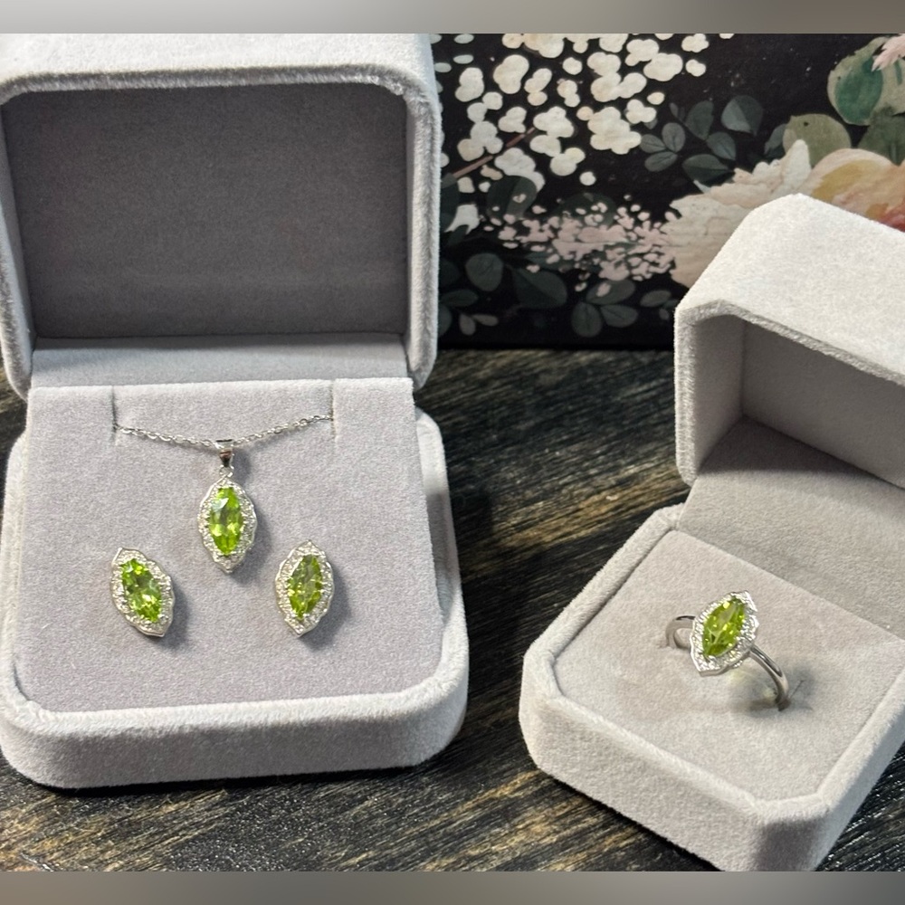Set!! Marquise Peridot halo Ring (7), Pendant, & Earrings in 925 Sterling Silver